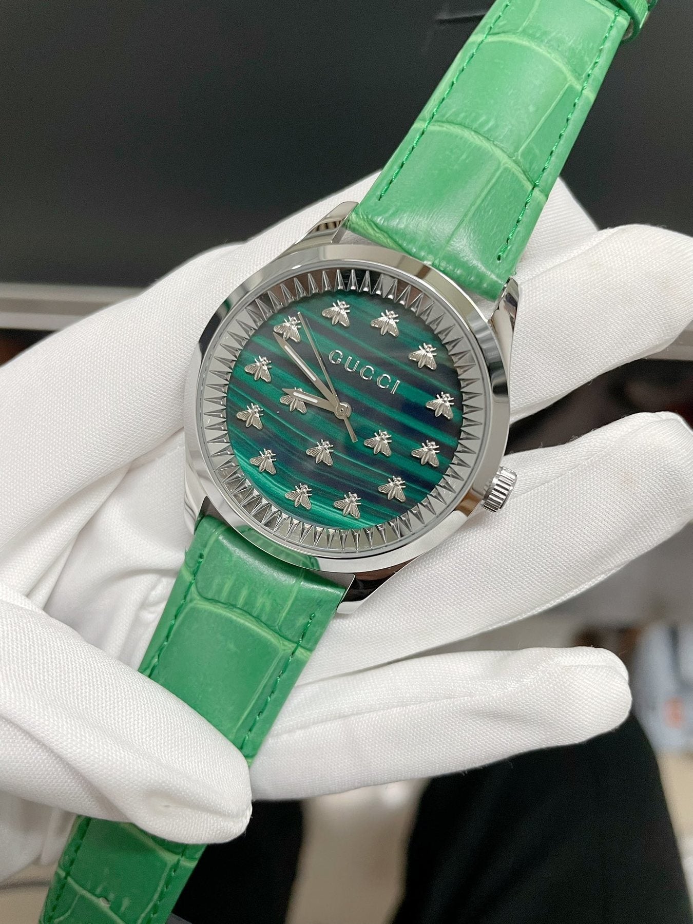 Gucci Green Bee Dial Watch — front