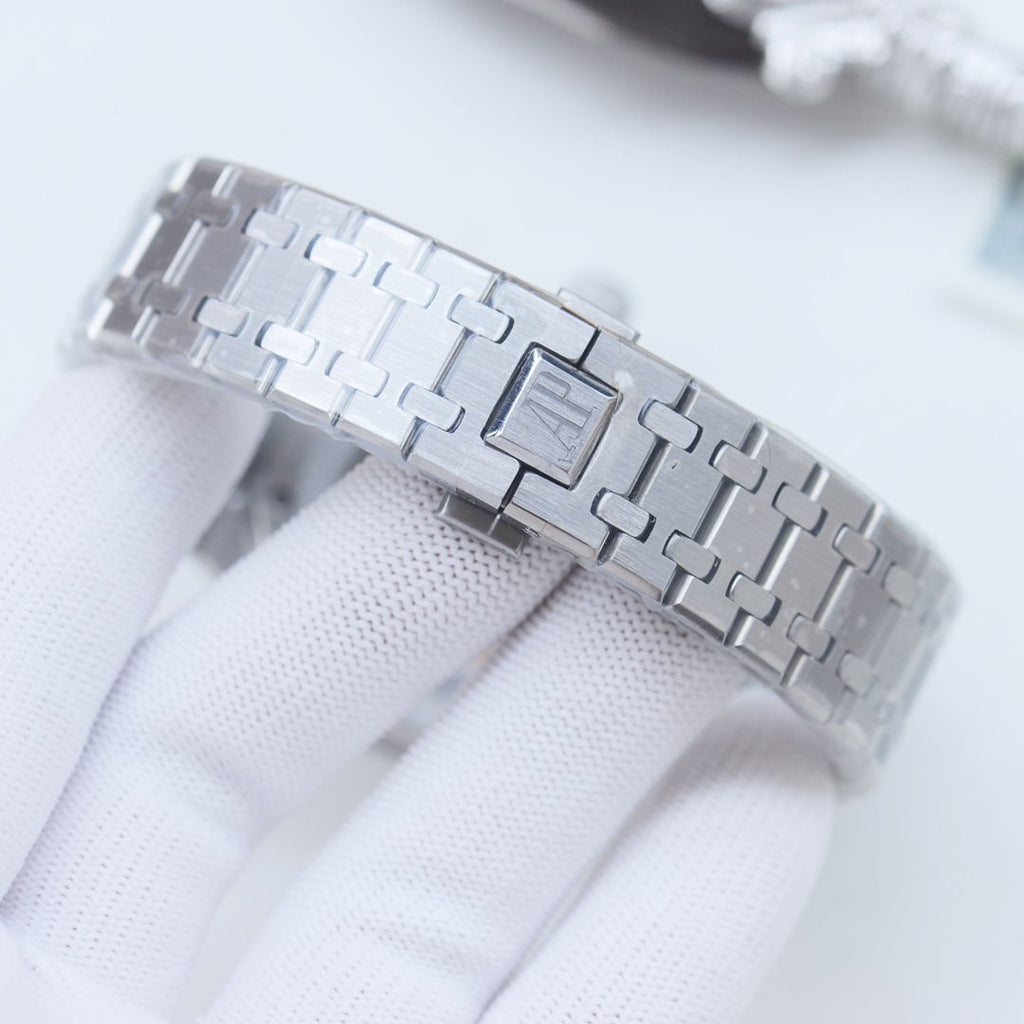 Audemars Piguet Silver White Dial Bracelet Watch — detail