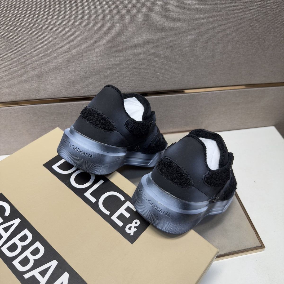 Dolce & Gabbana Black Textured Low-Top Sneakers — back