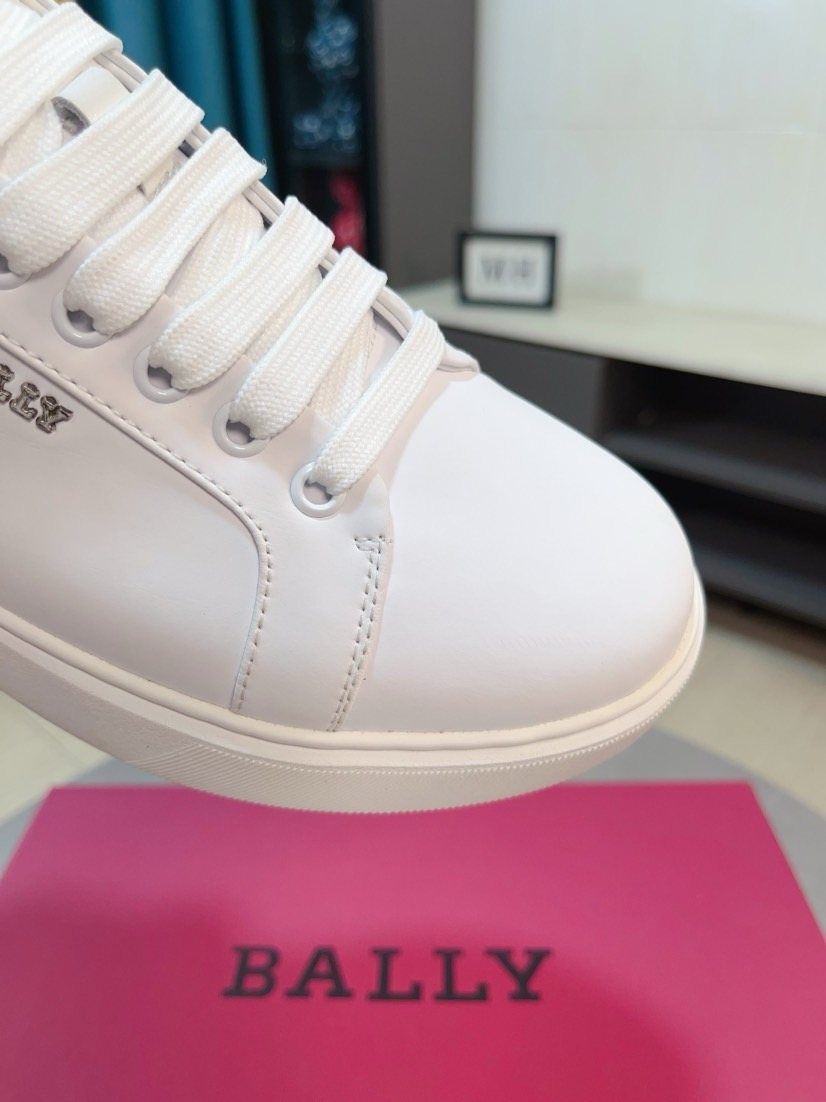 BALLY White Red Heel Low-Top Sneakers — detail