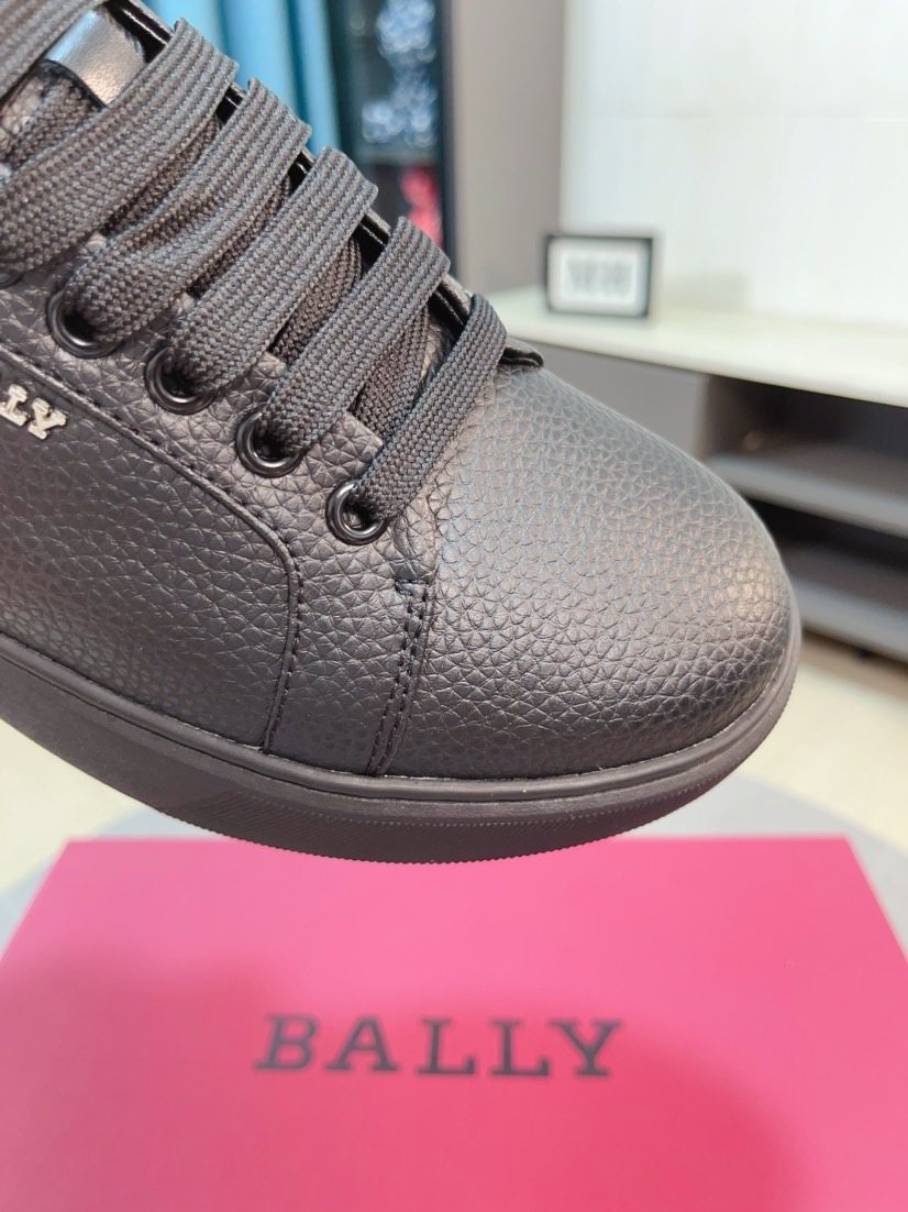 BALLY Dark Gray Pebbled Leather Sneakers — detail