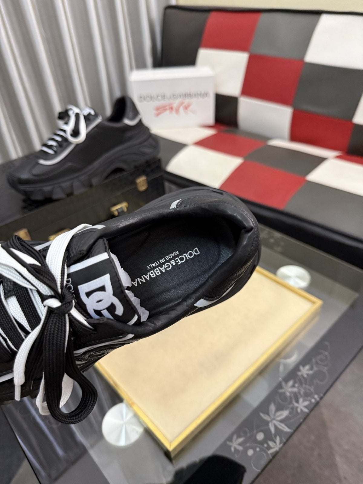 Dolce & Gabbana Black Accent Low-Top Sneakers — label