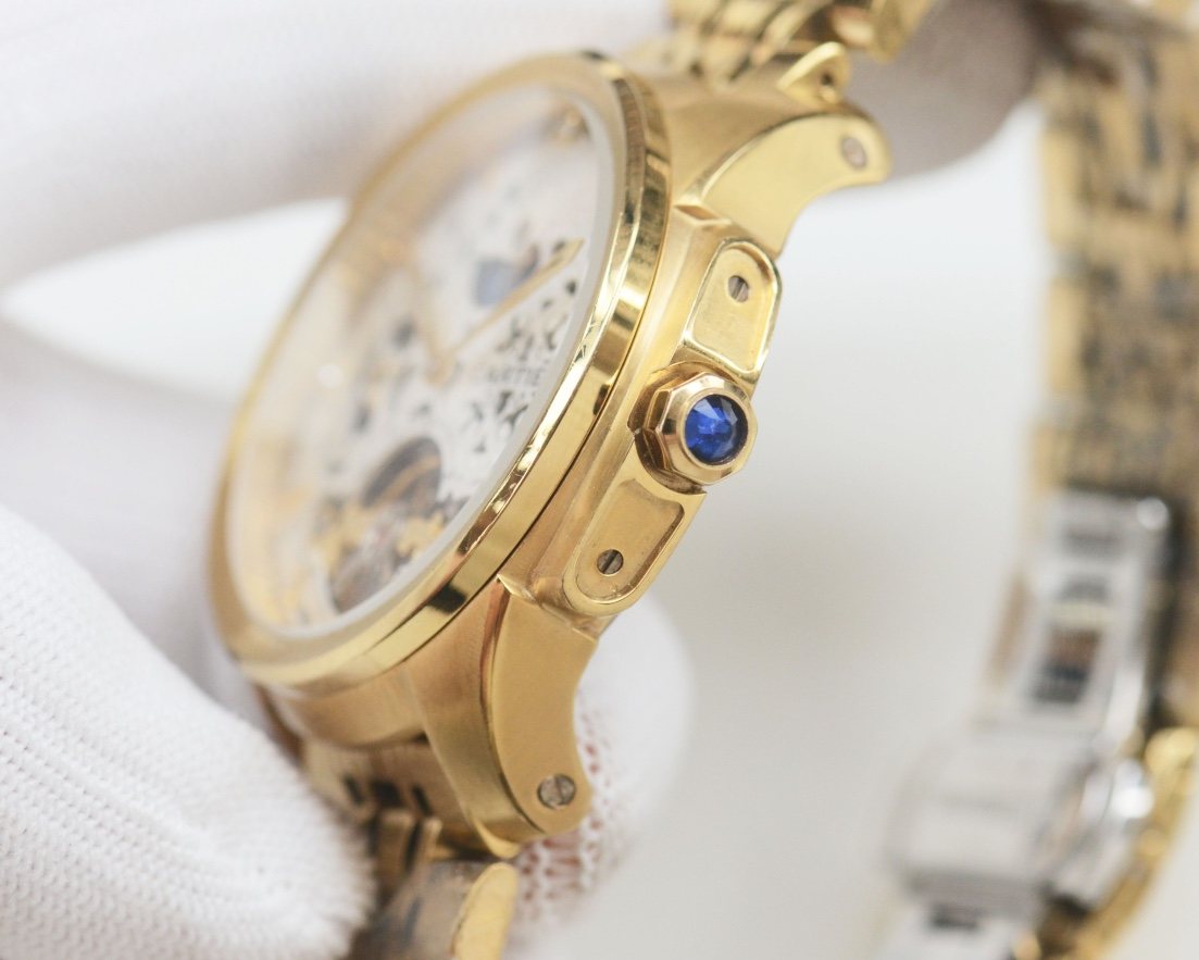 Cartier Gold Bracelet Watch — detail