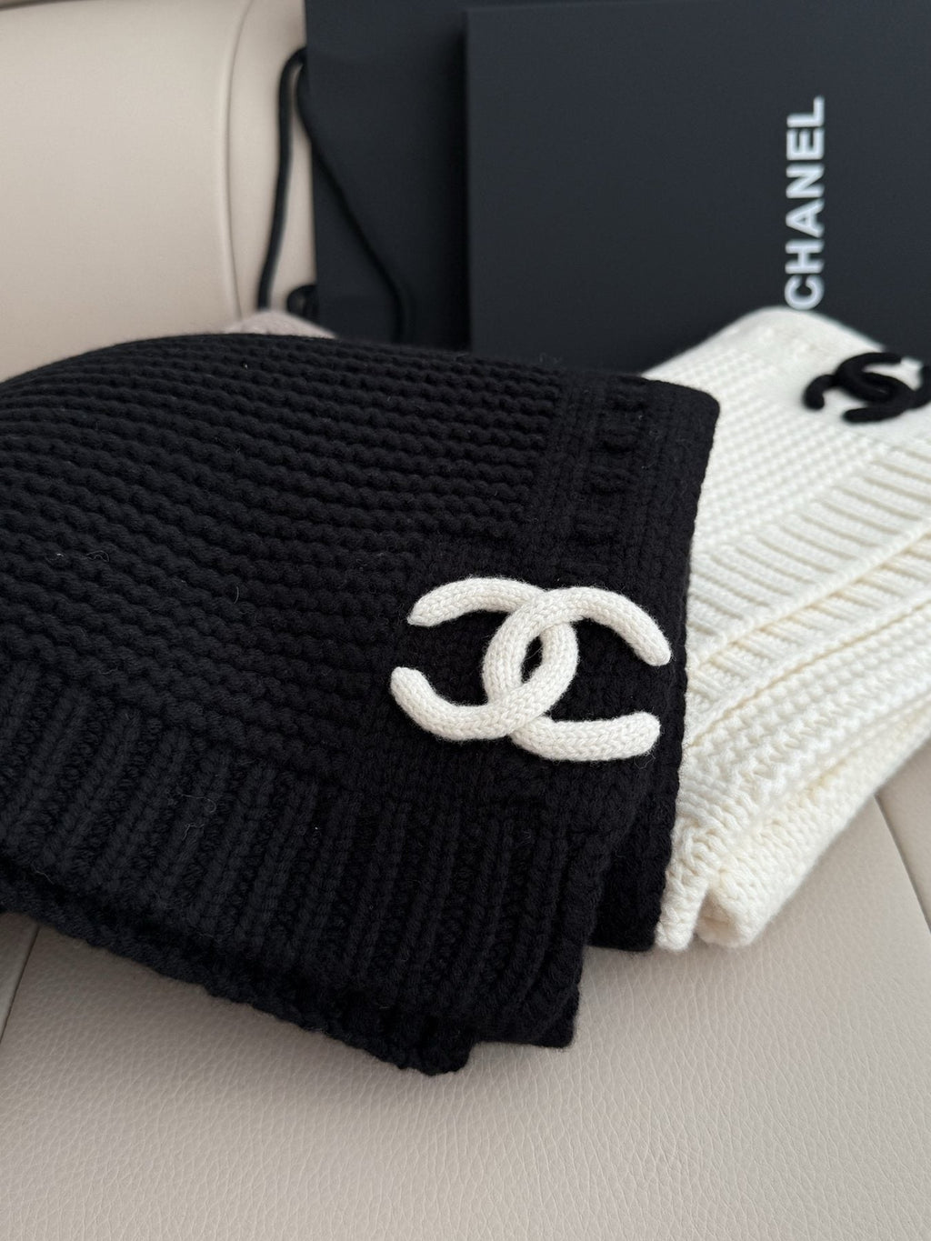 Chanel Black Ribbed Knit Scarf — detail