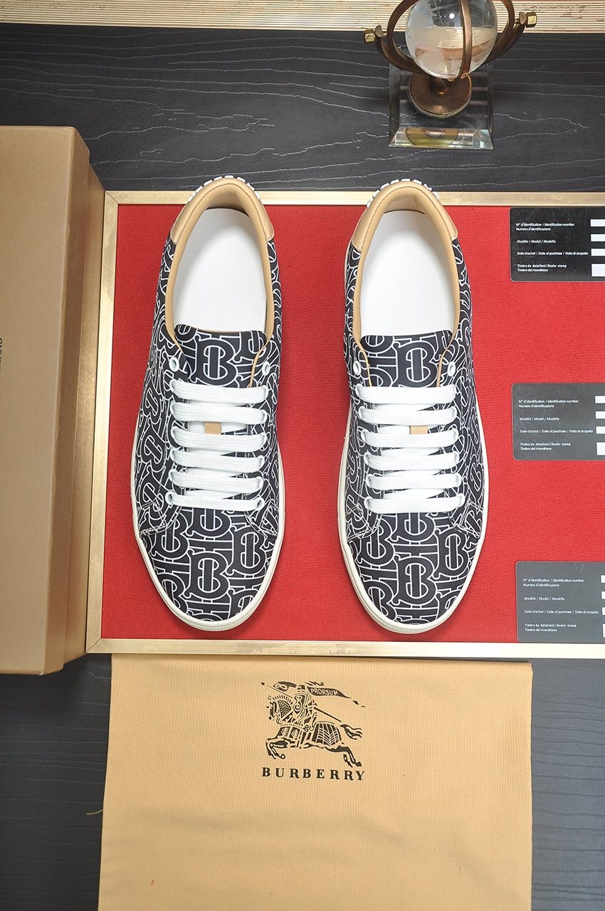 Burberry Black & Gray Patterned Low-Top Sneakers — front