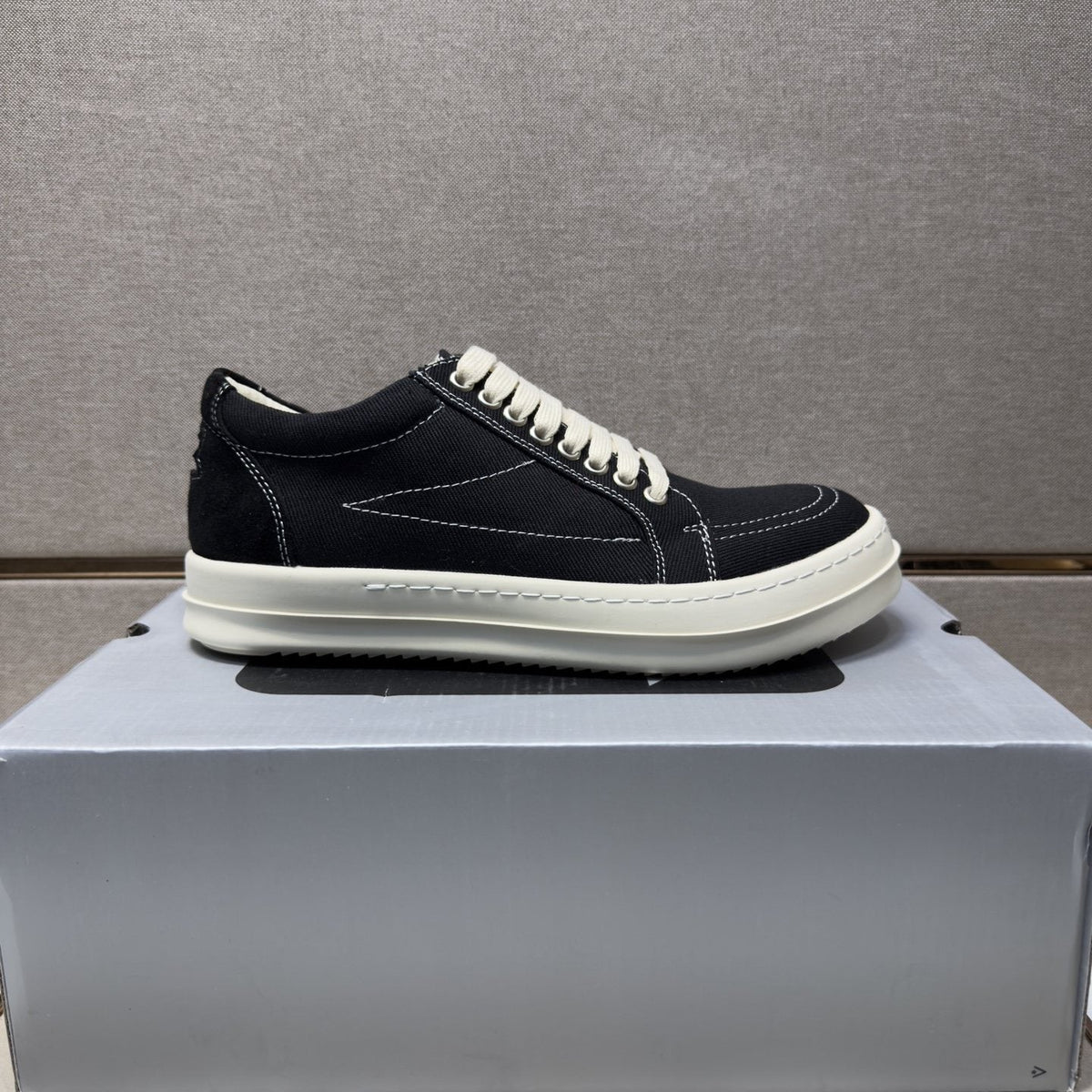 Converse Black Contrast Stitch Low-Top Sneakers — side