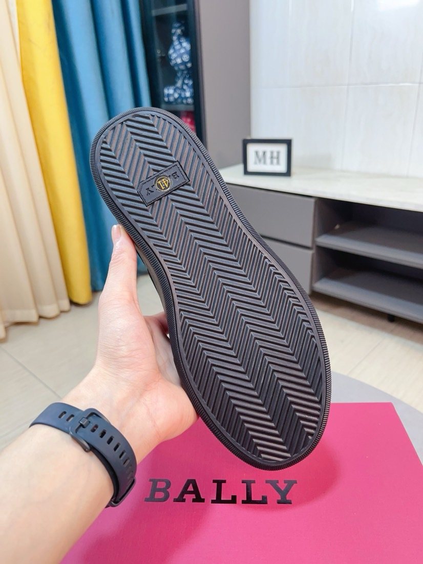 BALLY Black Stripe Low-Top Sneakers — detail