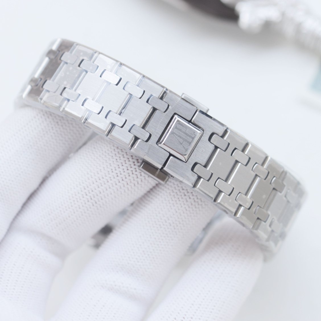 Audemars Piguet Silver Gold Blue Dial Bracelet Watch — detail