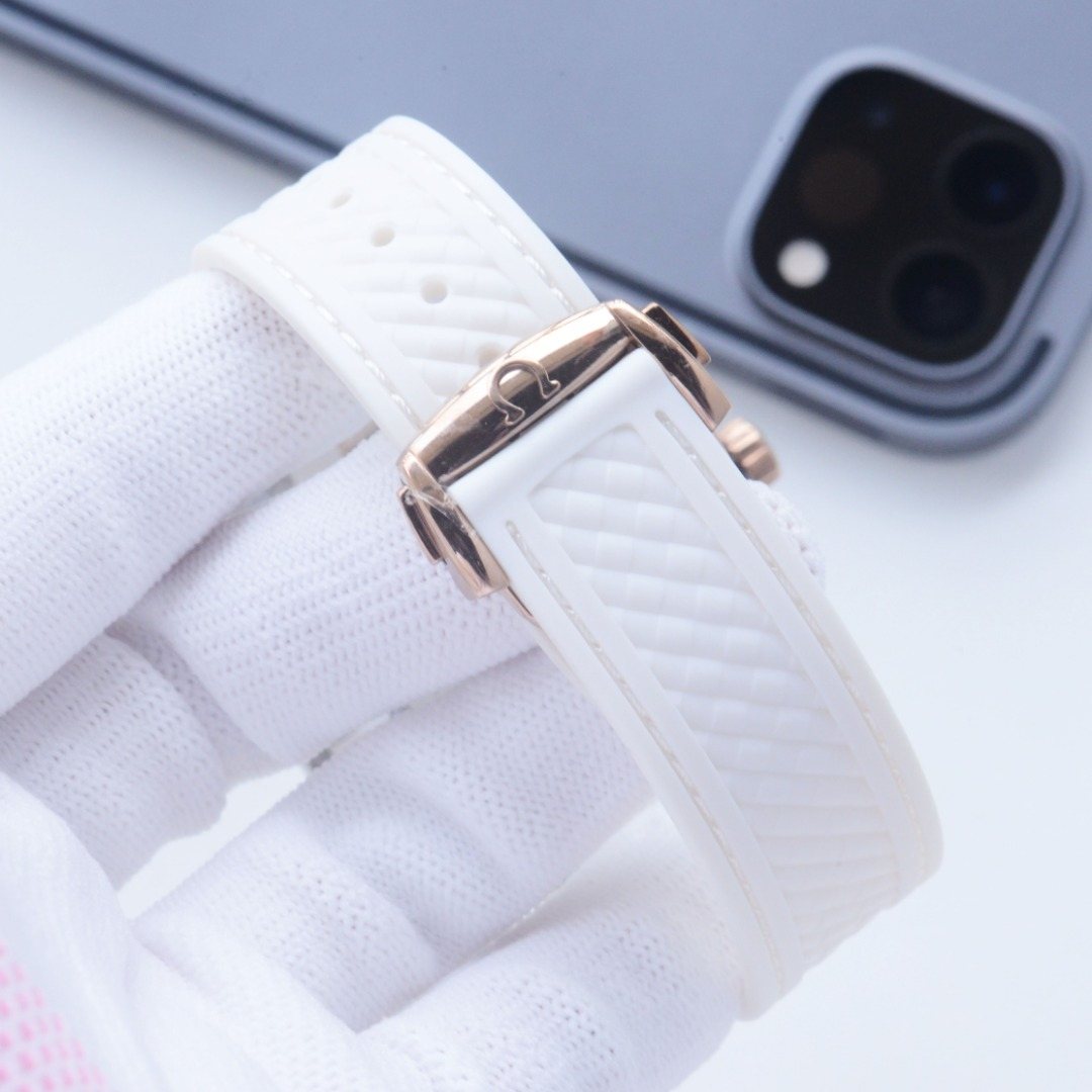 OMEGA Two Tone Silver White Dial Strap Watch — detail