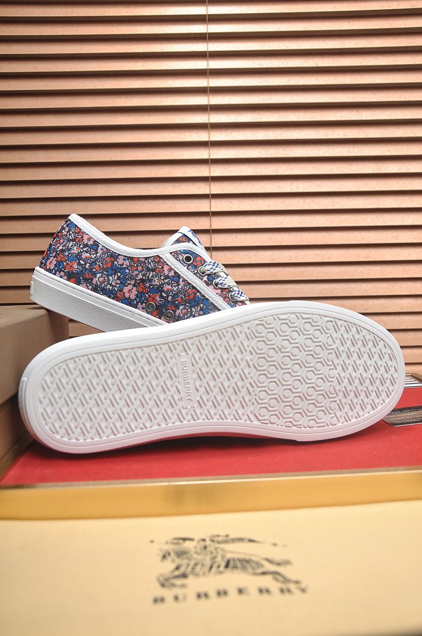 Burberry Navy Floral Print Low-Top Sneakers — detail