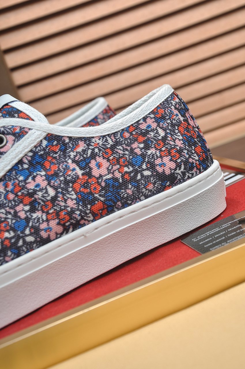 Burberry Navy Floral Print Low-Top Sneakers — detail
