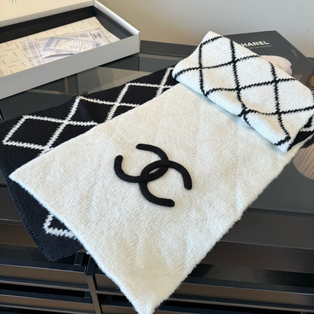Chanel Black & Ivory Knit Scarf — side