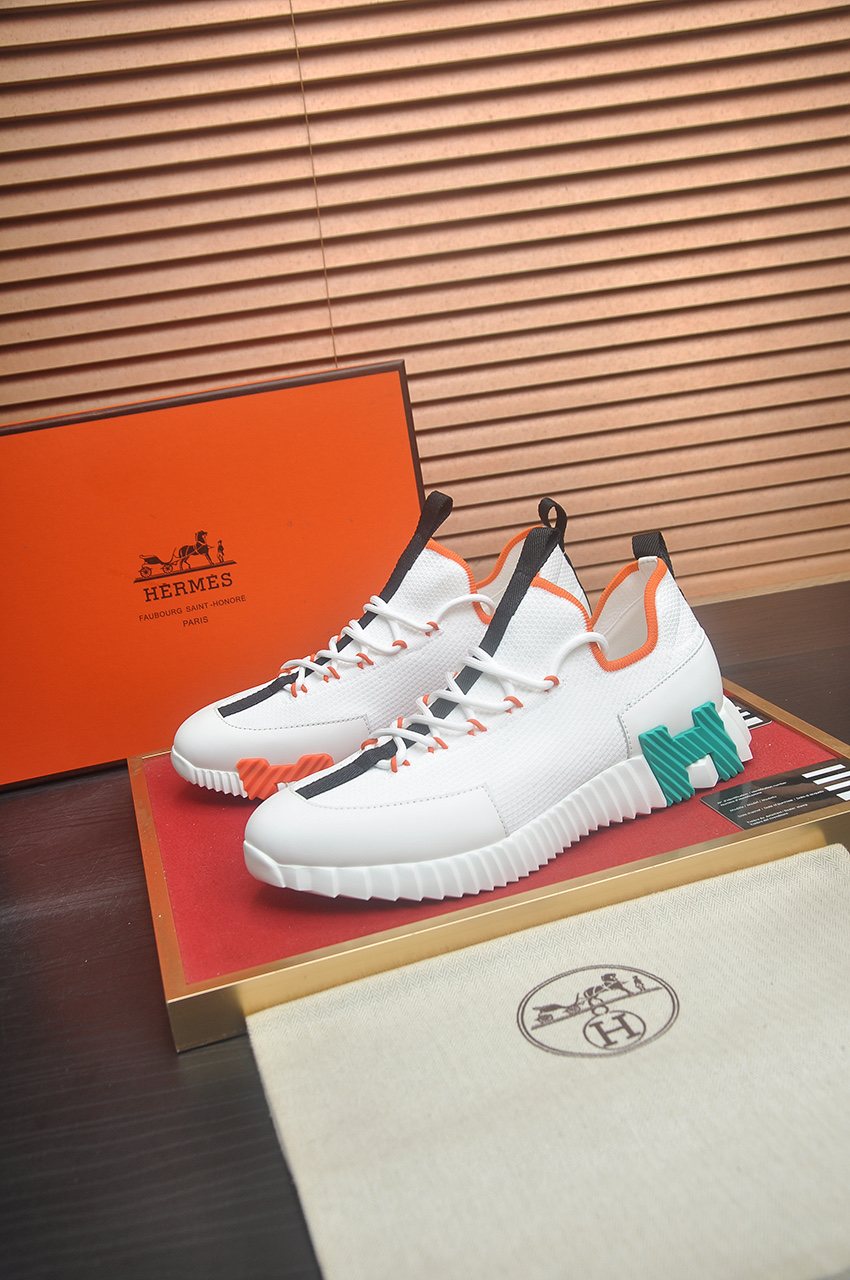 Hermès Light Gray Low-Top Sneakers — front