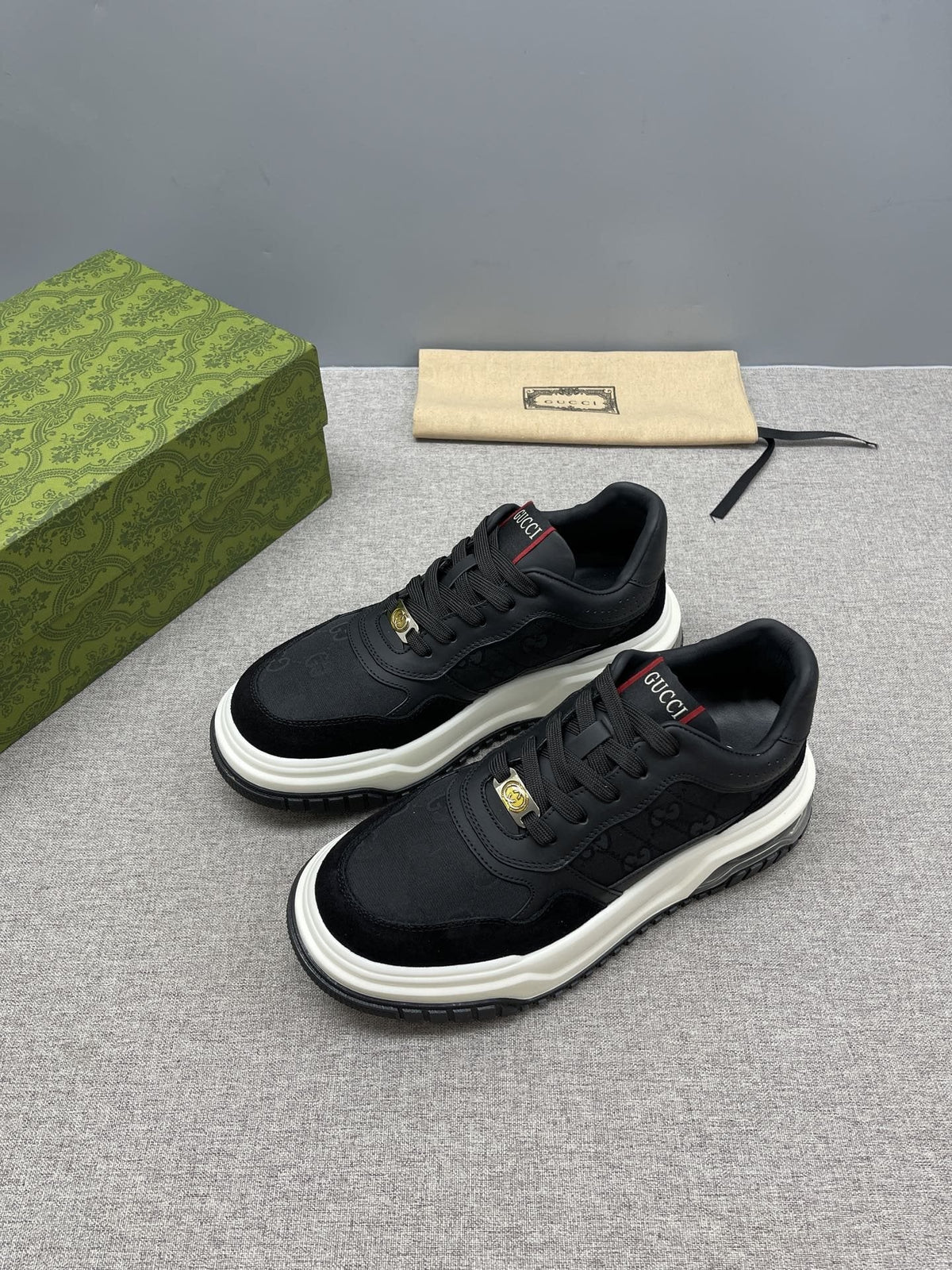 Gucci Men’s Low-Top Lace-Up Sneakers — hero