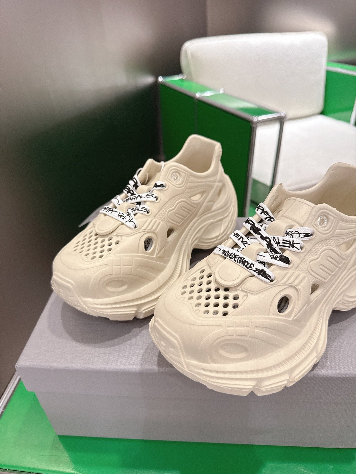 Balenciaga Cream Chunky Sneakers — hero
