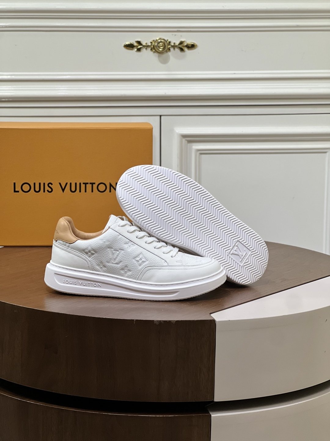 Louis Vuitton Beverly Hills Low-Top Sneakers — detail