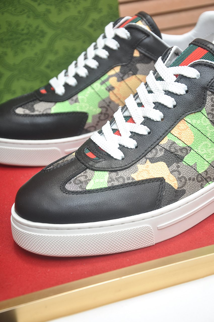 Gucci Patterned Panel Low-Top Sneakers — detail