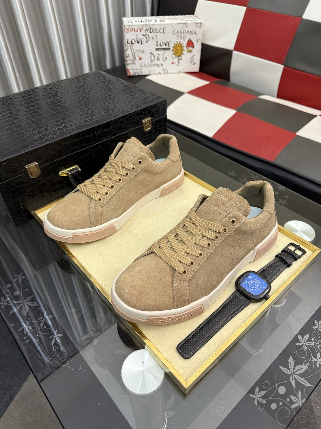 Dolce & Gabbana Low-Top Lace-Up Sneakers — front