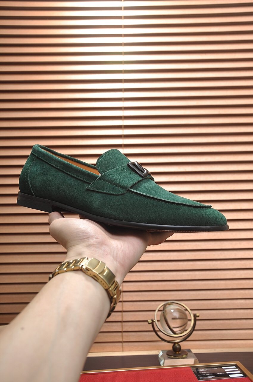 Dolce & Gabbana Bernini Logo Loafers — model