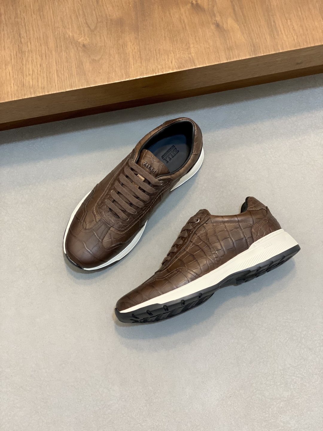 ZILLI Textured Low-Top Sneakers — front