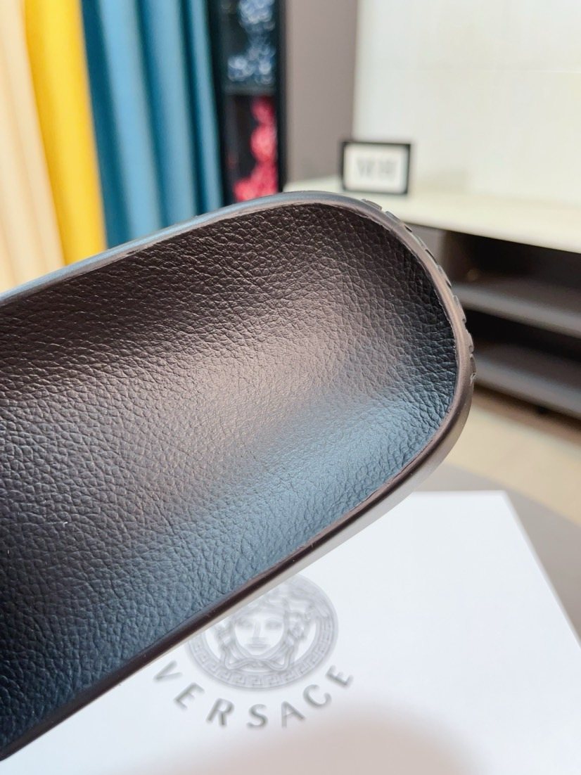 微商相册测试鞋子-Versace Baroque Print Slide Sandals — detail