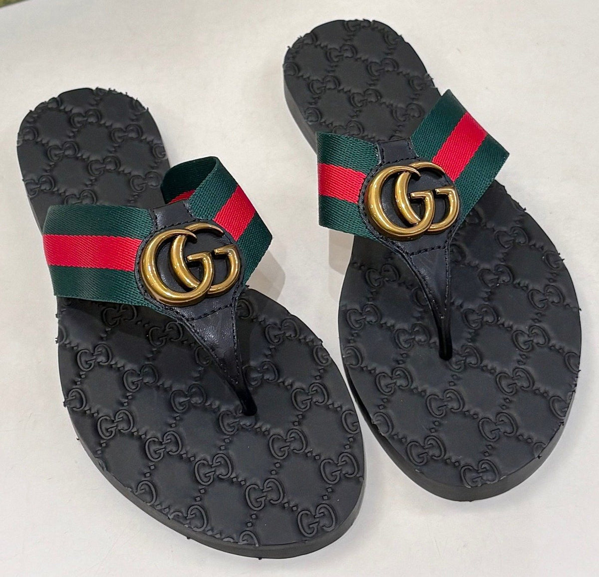 Gucci Green and Red Striped Thong Sandals — hero