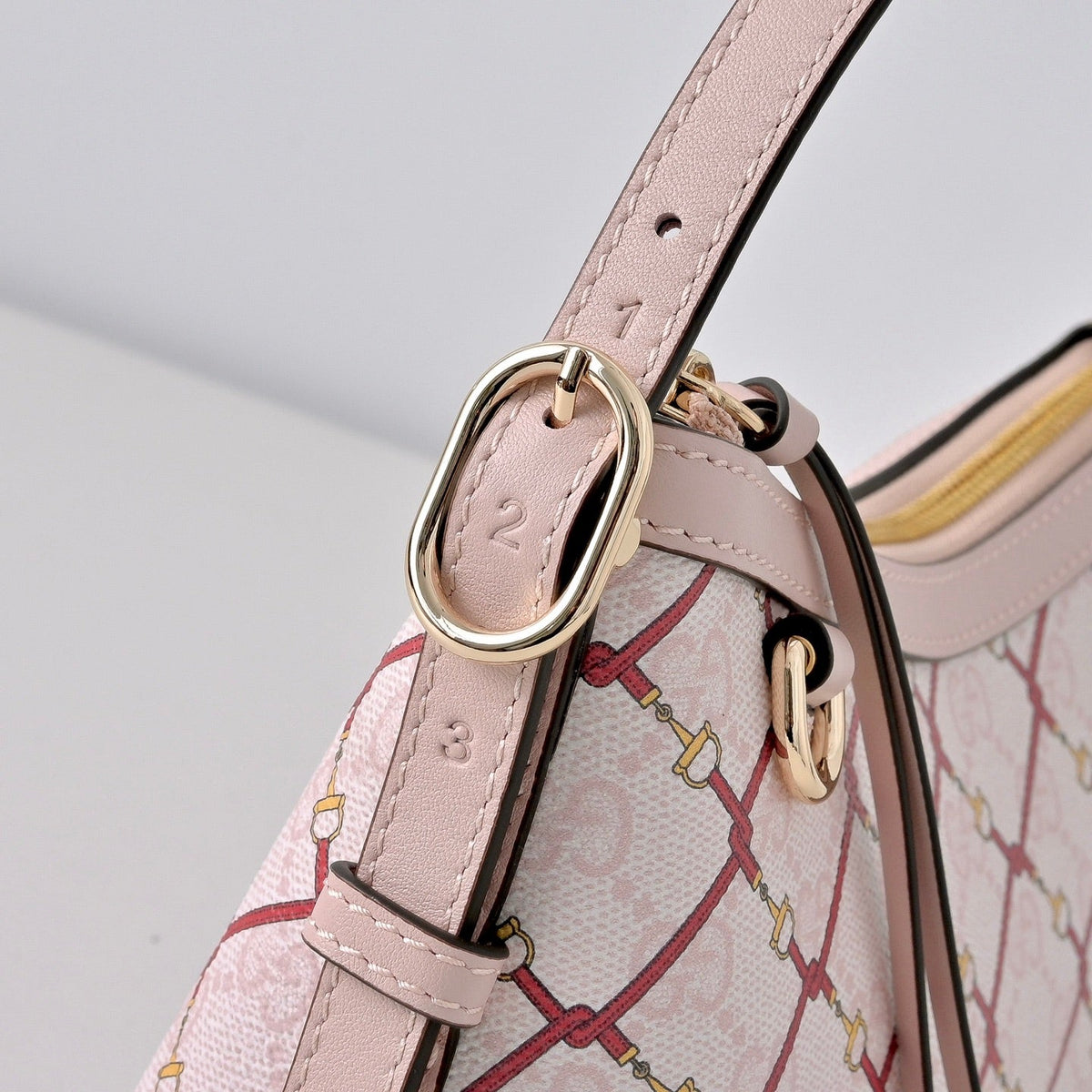 Gucci GG Emblem New Year Limited Shoulder Bag – 847450